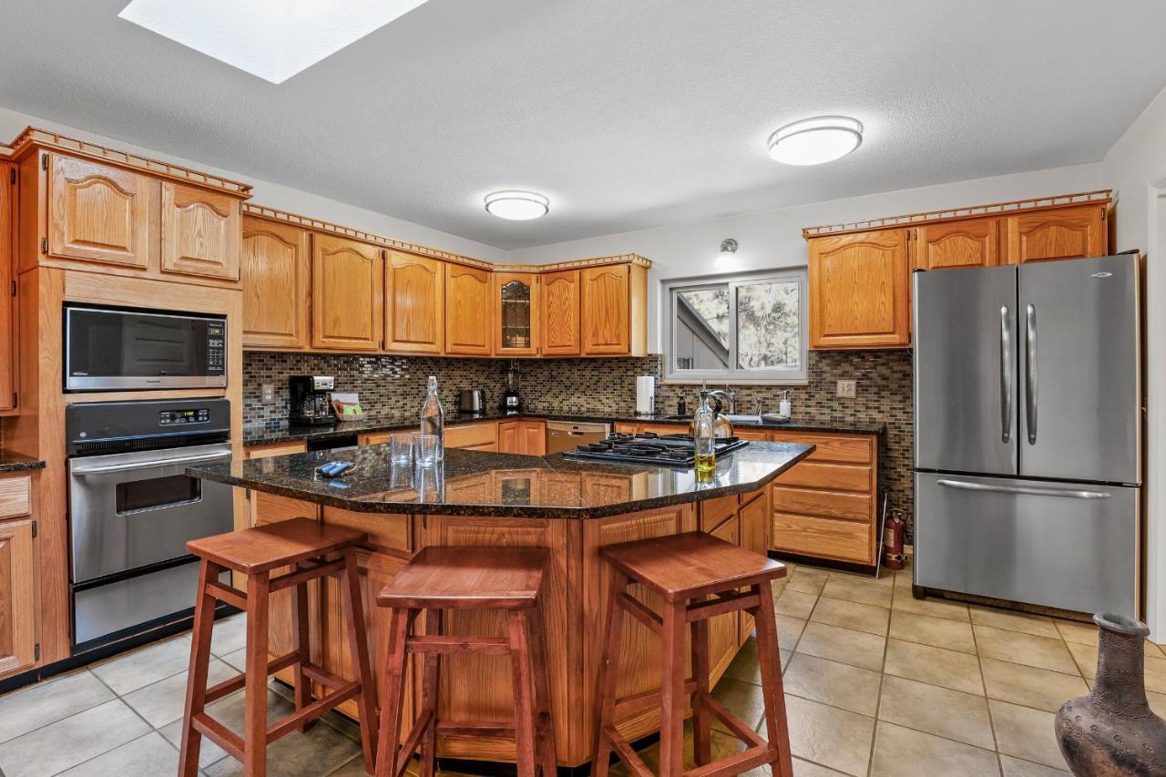 Captivating Continental Country Club Retreat With 4 Bdr And Spacious Deck! Флагстаф Екстериор снимка