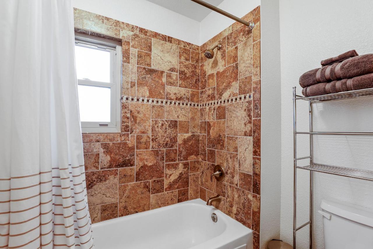 Captivating Continental Country Club Retreat With 4 Bdr And Spacious Deck! Флагстаф Екстериор снимка